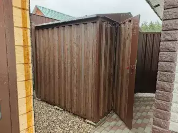 Хозблок для садовой техники и хозяйственных принадлежностей в комбинированной расцветке в дер. Теренино, Павлово-Посадский р-н, МО